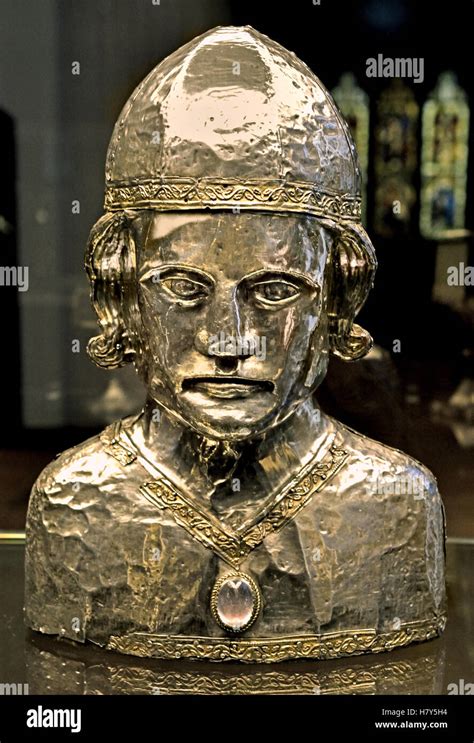 Reliquary Bust Hi Res Stock Photography And Images Alamy