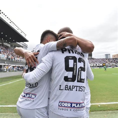 Torcedores De Santos E Coritiba Entram Em Confronto Veja V Deo