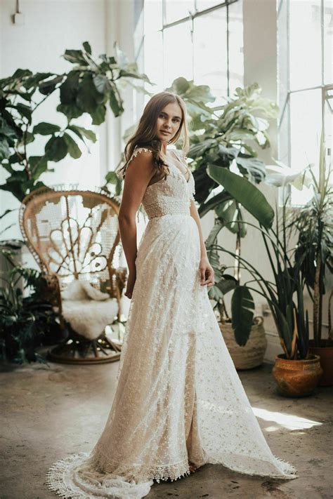 Lupita Bohemian Lace Wedding Dress | Dreamers and Lovers