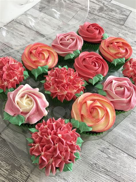 Buttercream Flower Cupcakes Flower Cupcakes Buttercream Flowers