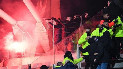 Des Bagarres En Tribune Lors Du Match De Coupe De France Entre Le Paris Fc Et Lyon Cest Le