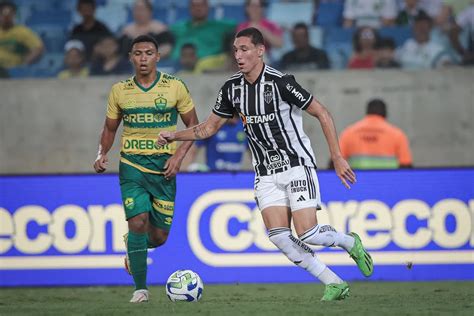 Por Natanael Atl Tico Mg Deve Ceder Dois Jogadores Ao Coritiba