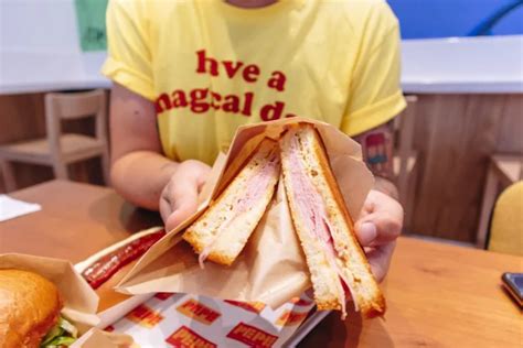 Bikini De Jamon Y Queso