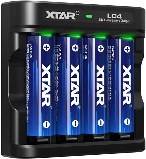 Amazon XTAR 1 5V充電池 4150mWh 単3形 リチウム電池4本 LED充電インジケータ付きLC4充電器の組み合わせ