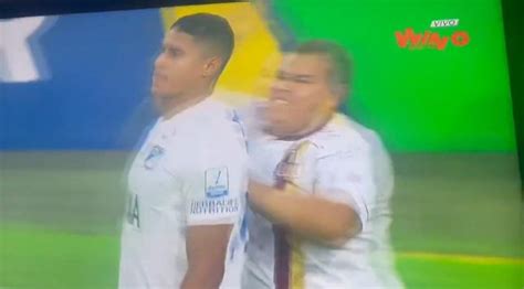 DANIEL CATAÑO FUE AGREDIDO POR UN HINCHA 10Sports