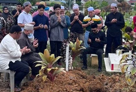 Jenazah Tia Jinbara Selamat Dikebumikan Astro Awani