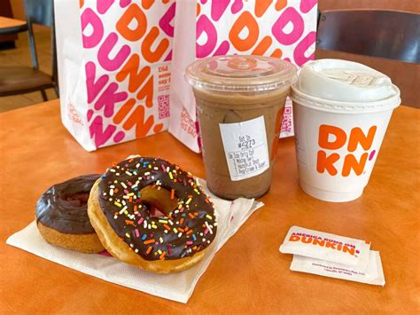 Dunkin Donuts Franchise Cost Fees And Earning Stats 2025