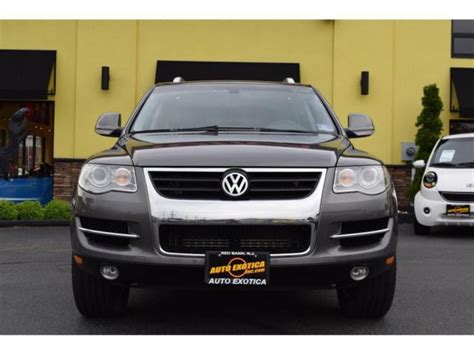 2010 Volkswagen Touareg VR6 FSI Automatic 4 Door SUV