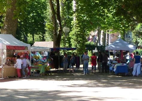 Bourbon Lancy Le marché des thermes se développe