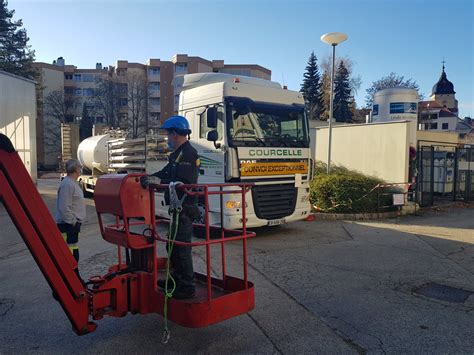 Photos Covid Une Nouvelle Cuve Oxyg Ne Install E L H Pital De