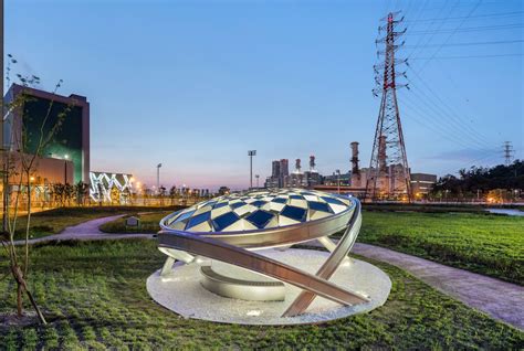 Solar Pines Are Creative Rest Areas In Seoul That Generate Clean Energy