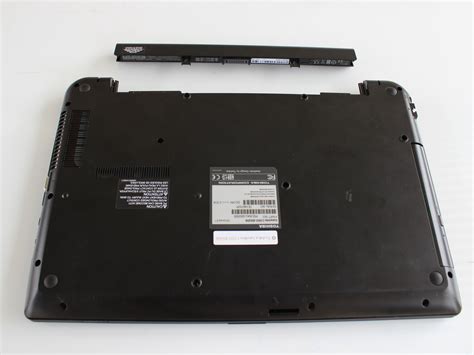 Toshiba Satellite C55D-B5206 Battery Replacement - iFixit Repair Guide