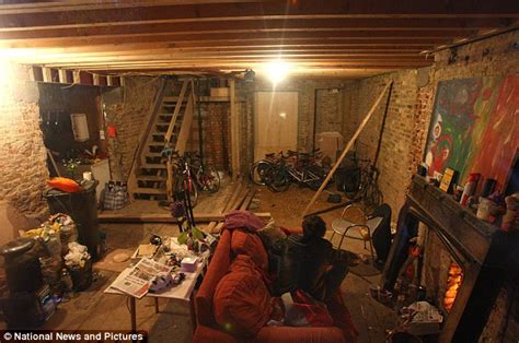 The £5m Squat Group Of Eastern Europeans Take Over Victorian Lodge In