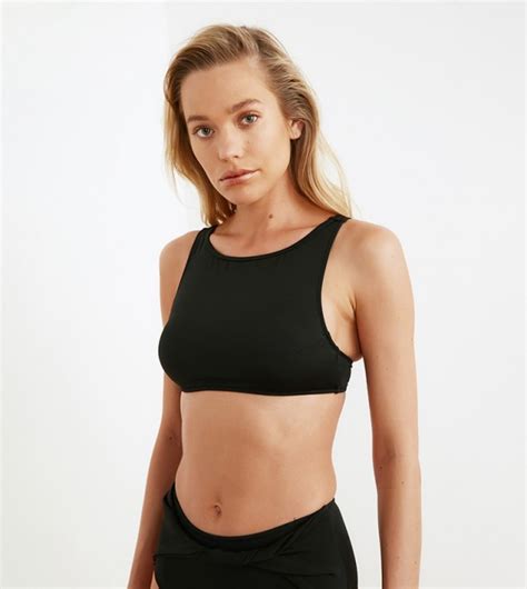 Buy Trendyol Halter Neck Bikini Top In Black Thstreet Qatar