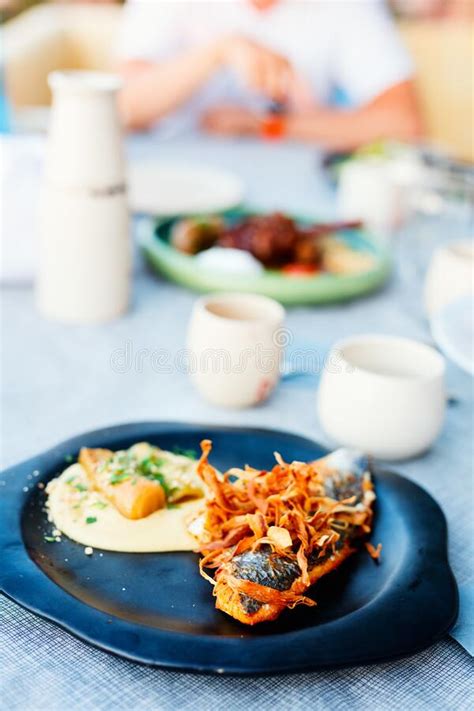 Pesce Grigliato Servito Per Pranzo Immagine Stock Immagine Di