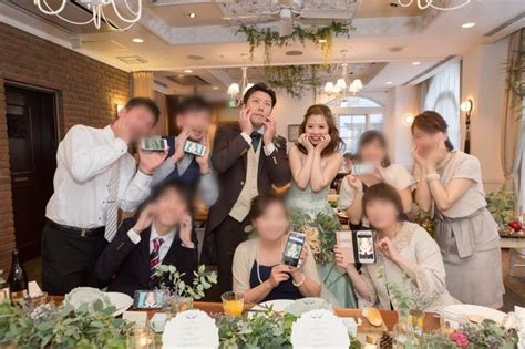 結婚式のテーブルラウンドで大活躍！人気の《ポーズカード》って知ってる？ みんなのウェディングニュース ウェディング 結婚式 ポーズ