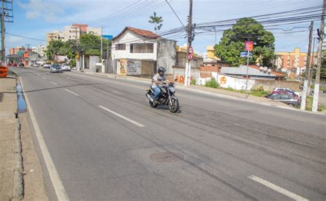 Obras De Reparo Asf Ltico Interditam Trecho Da Avenida Gustavo Paiva