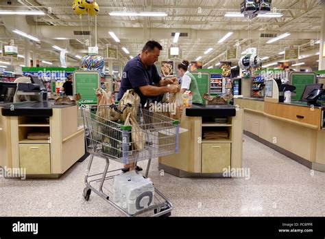 Grocery Store Checkout Line Stock Photos & Grocery Store Checkout Line ...