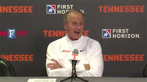 Rick Barnes Reacts To Vols Season Opening Win Over Tennessee Tech Tennessee Basketball Youtube