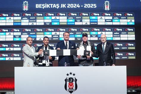 Beşiktaş ın yeni teknik direktörü Giovanni van Bronckhorst için imza