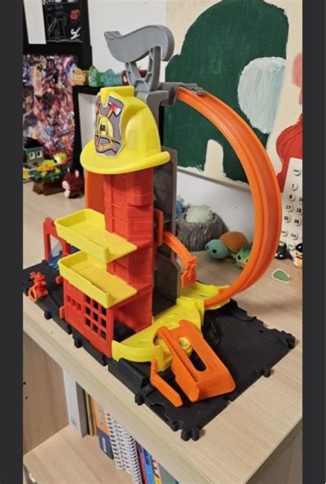 Hot Wheels Fire Station Track Hobbies Toys Toys Games On Carousell