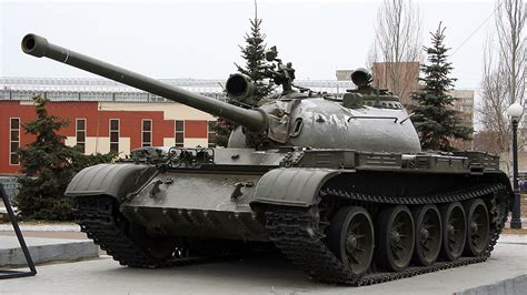 Ancient T-54 and T-55 main battle tanks are being activated by Russia ...