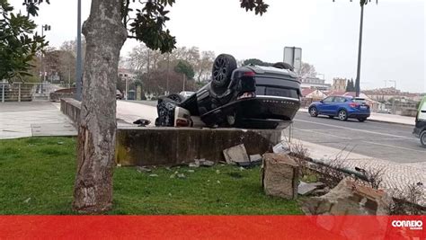 Carro Despista Se E Capota Em Tomar Portugal Correio Da Manh