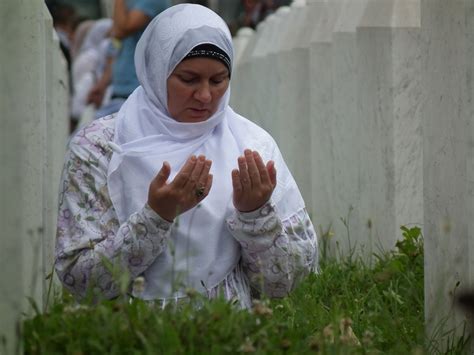 Reportaža iz Srebrenice Najtragičniji poklon koji je srpski narod u