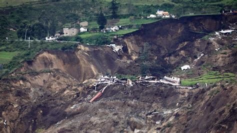 Un Gigantesco Alud De Tierra Deja Al Menos Muertos Y Desaparecidos