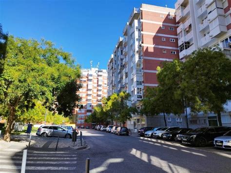 Apartamento T2 à venda na estrada Salgados Falagueira Venda Nova