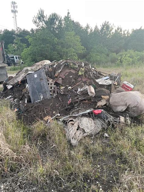 SPLENDORA POLICE BUST GUY DUMPING OVER 7 TONS OF TRASH Montgomery