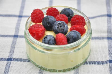 Vanillecreme Mit Beeren Rezept Kochrezepte At