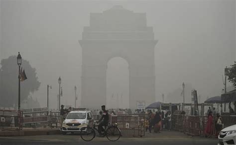 Delhi Pollution: NCR Trapped In Smog, Flights Delayed; Noida Schools ...