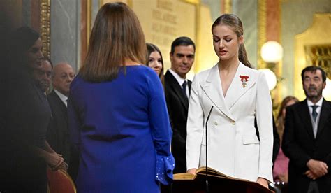 Campanas En Catedrales Y Conventos Para Celebrar La Jura De La Constitución De La Princesa