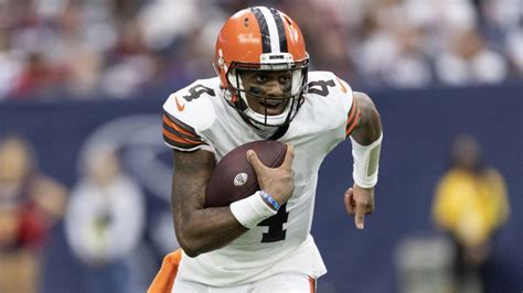 Deshaun Watson Struggles On Return To Nfl Action After 11 Game