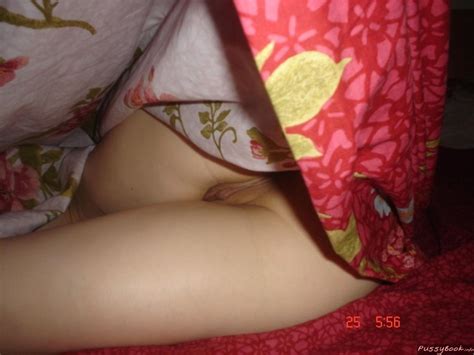 Pussy Peek Under Sheet Nude Girls Pictures Hot Sex Picture