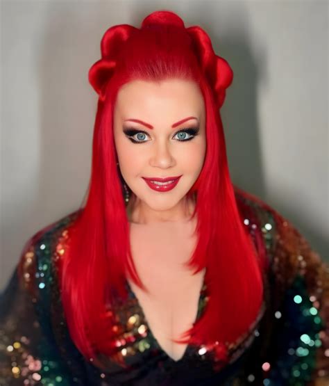 Amazing B-52s singer Kate Pierson! 😍 - Rock N Roll Forever