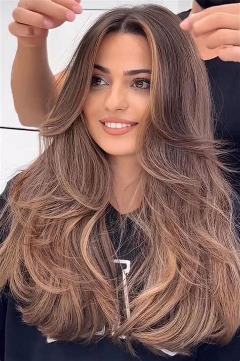 Trendy Hair Colour For Every Women Layered Chestnut Brown With