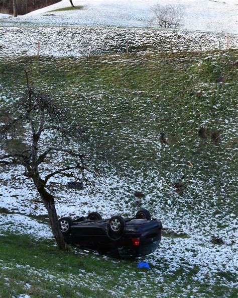 Spektakul Rer Unfall In Mels Auto Berschl Gt Sich Mehrmals Fahrer