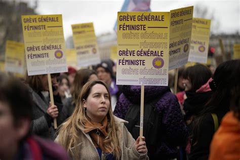 Cortei In Francia Il Femminismo Non Va In Pensione Il Manifesto