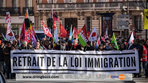 Mobilisation En France Contre La Nouvelle Loi Sur L Immigration Doingbuzz