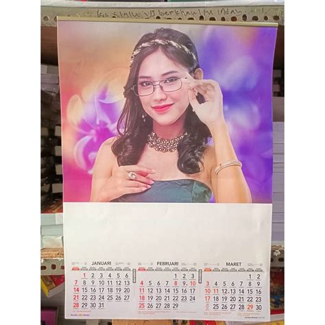 Jual Kalender Dinding Wall Kalender Triwulan Tahun Motif Artis