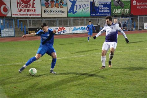 Und das auswärts TSG Neustrelitz knöpft Tasmania mit zwei Härtel