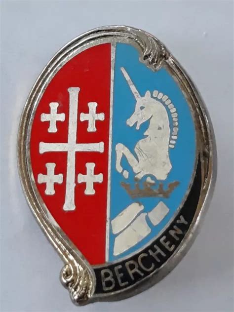 INSIGNE MILITAIRE 1RÉGIMENT de Hussards Parachutiste Drago 8 31