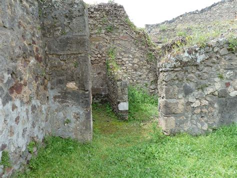 VII 2 35 Pompeii May 2010 Doorway To Latrine