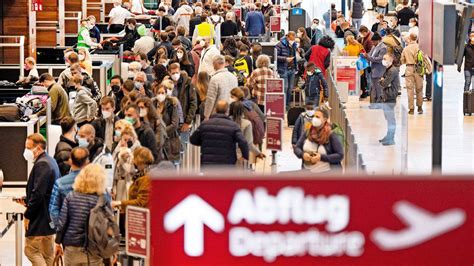 Ber Streik Am Flughafen Berlin Brandenburg Hat Begonnen