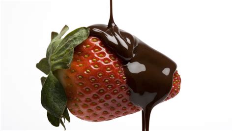 The Viral Tiktok Hack For Effortlessly Making Chocolate Strawberries On