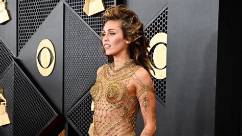 Miley Cyrus Dressed Like A Half Naked Gladiator At The Grammys Is My