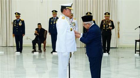 Panglima TNI Laksamana Yudo Margono Dianugerahi Bintang Yudha Dharma Utama