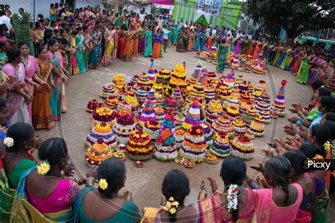 Saddula Bathukamma 2024 Neet Selie Cristine